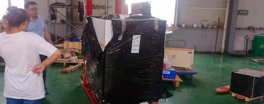 意大利注塑机配件上；〗谇骞