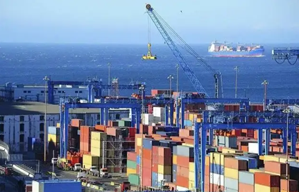 从香港进口的旧机械设备到国内报关遇估价，要另表提供哪些资料